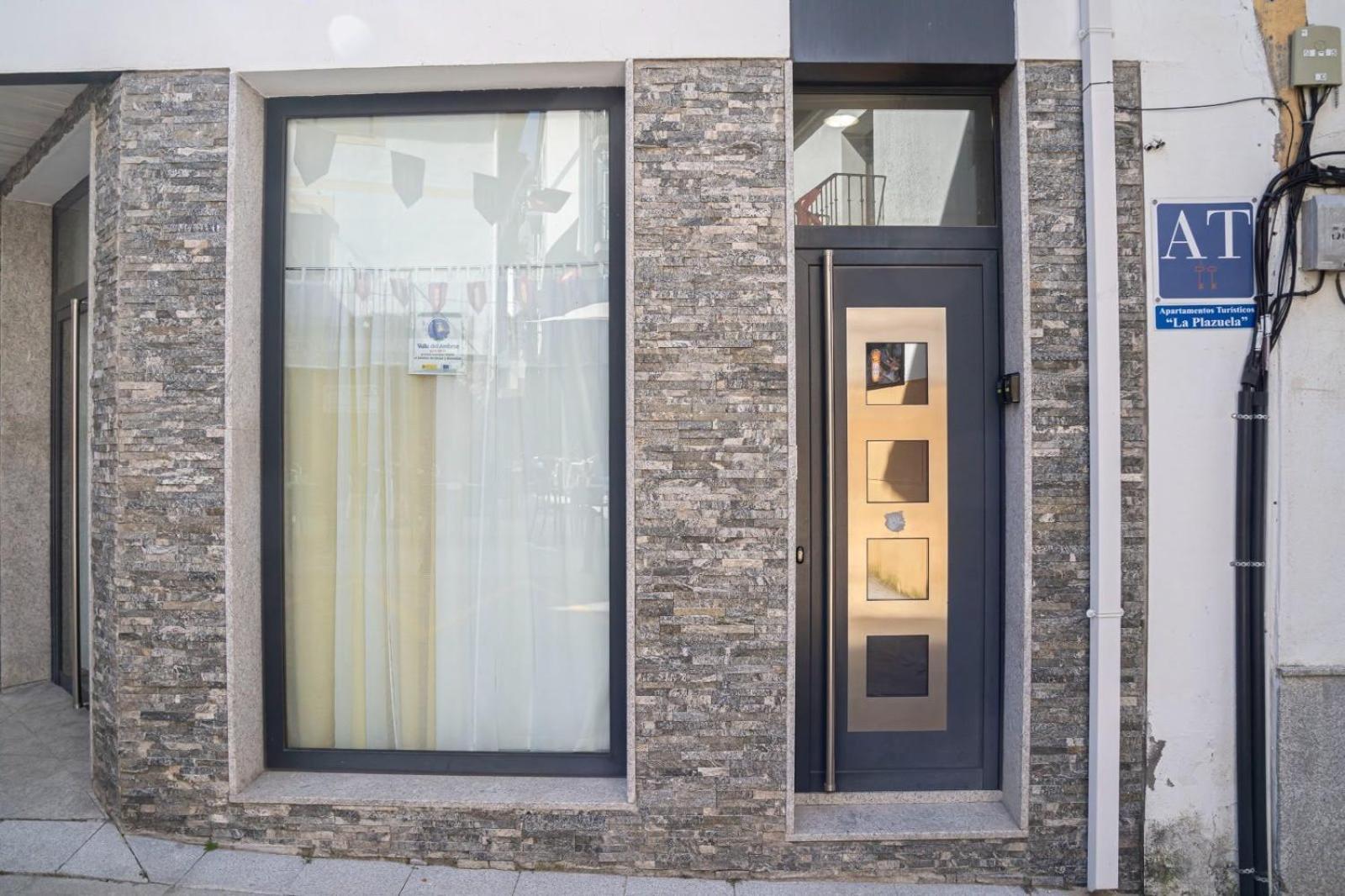 Apartamentos La Plazuela Banos De Montemayor Exterior photo