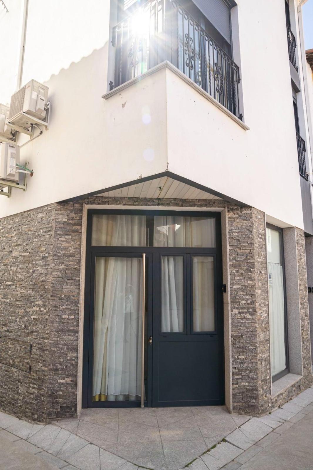 Apartamentos La Plazuela Banos De Montemayor Exterior photo
